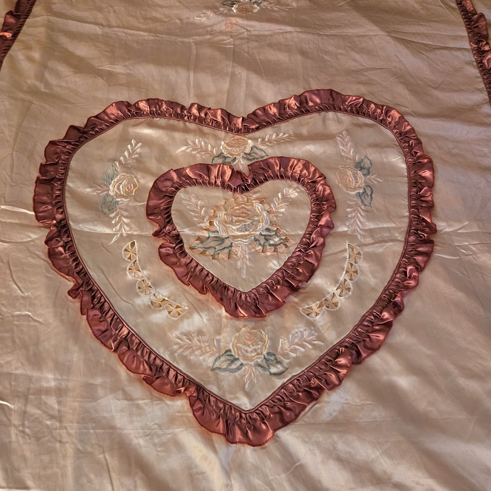 Heart Embroidered Satin Duvet Bedspread - Picture 4 of 9